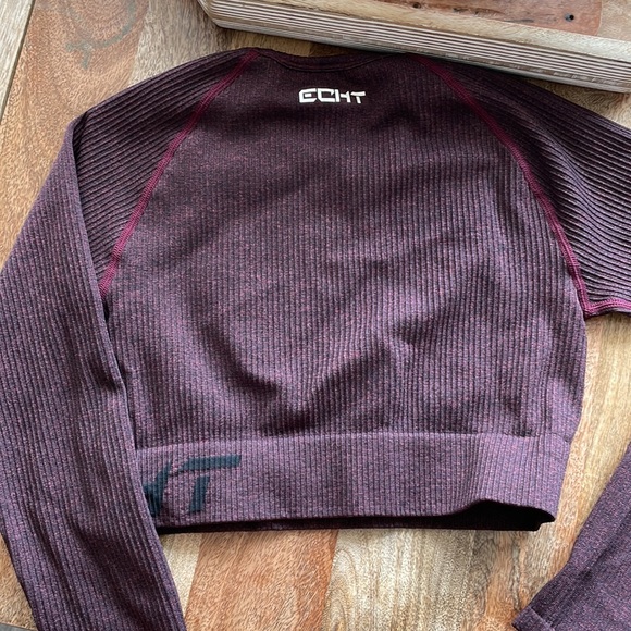 ECHT Arise Scrunch Crop Top - Picture 4 of 4